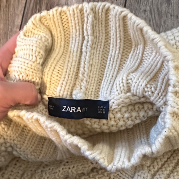Zara Sweater - Picture 3 of 3